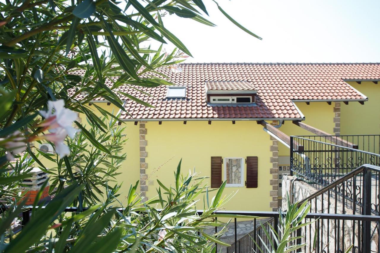 Suntime Apartment Tivat Eksteriør billede
